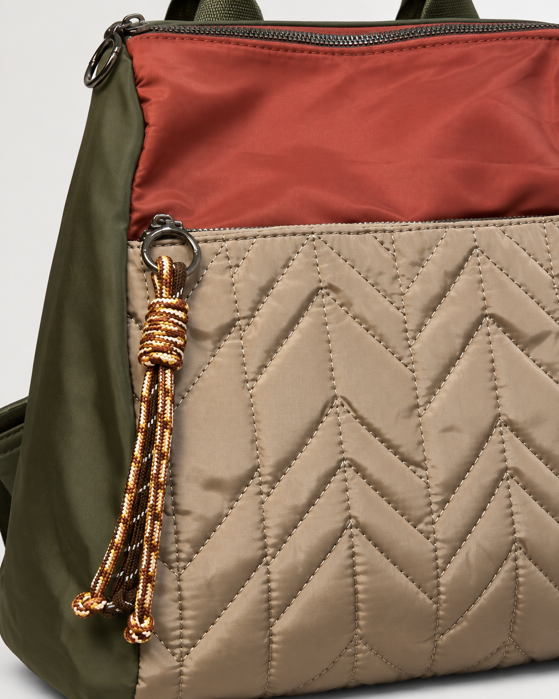 MOCHILA ACOLCHADA COMB- VERDE