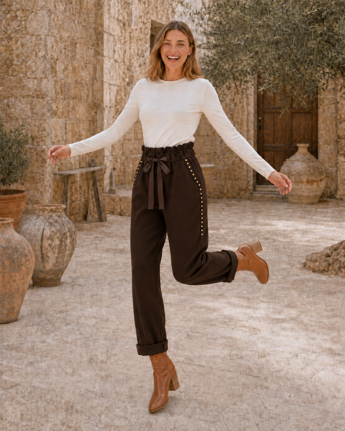 PANTALÓN ALGODÓN TACHUELAS-MARRÓN