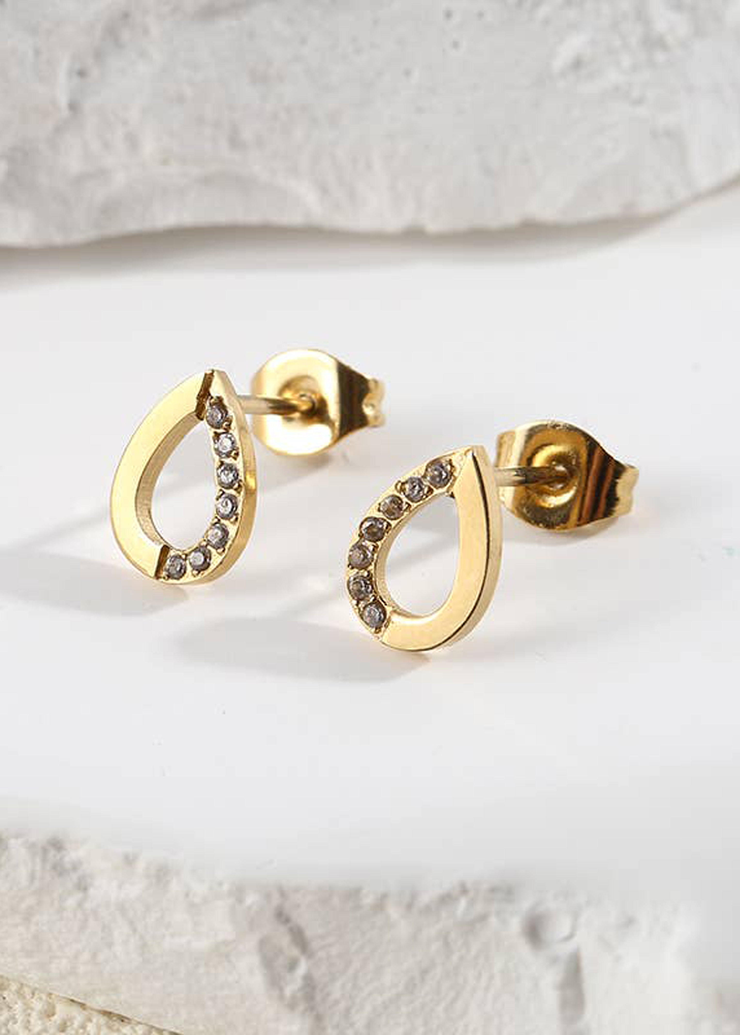 Pendientes de oro con diamantes de imitación