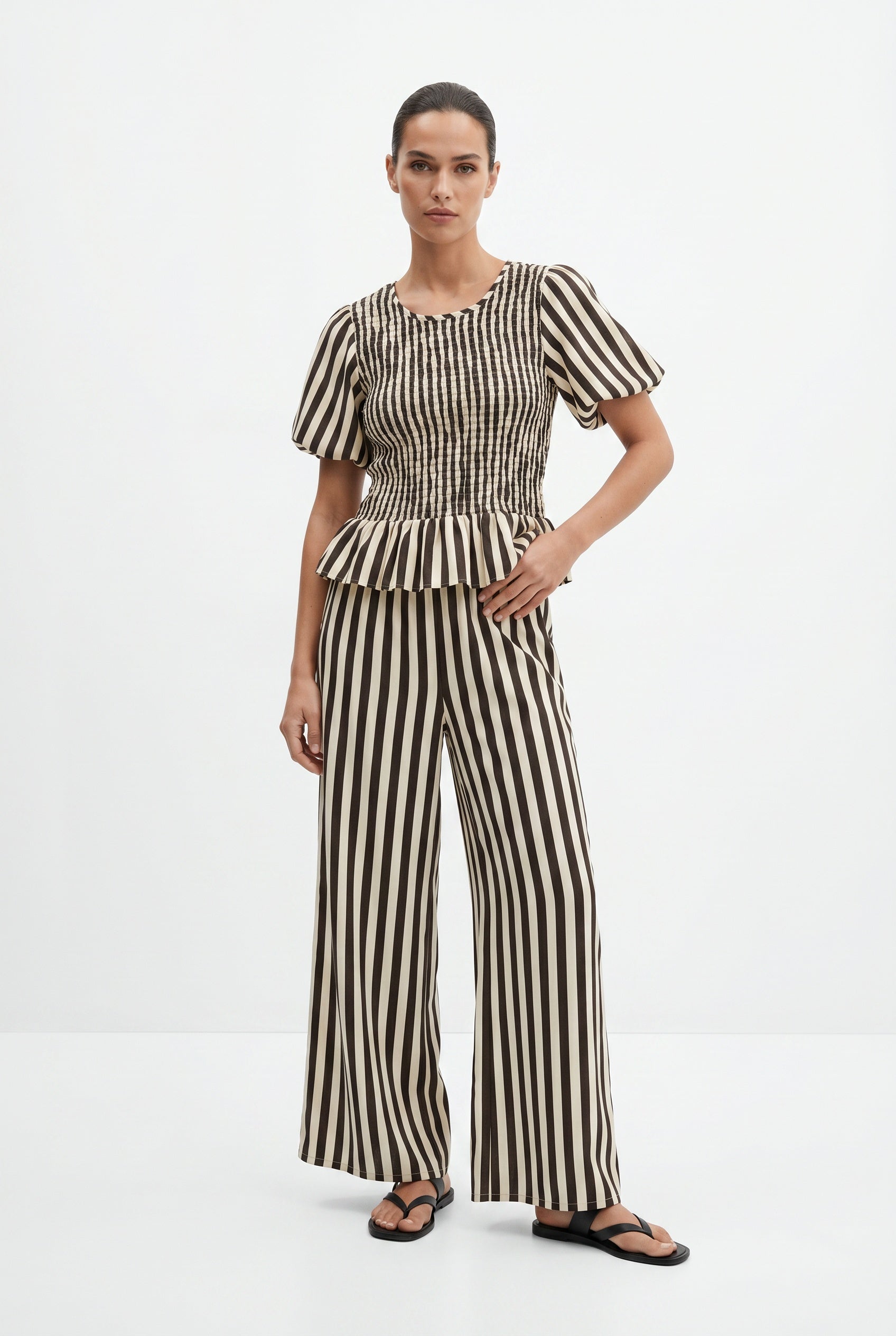 CONJUNTO RAYAS NIDO DE ABEJA-MARRÓN