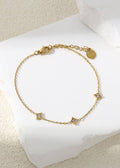 Pulseira de ouro ajustável com estrelas e strass