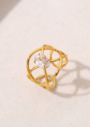 Anillo de roseta dorada con diamantes de imitación