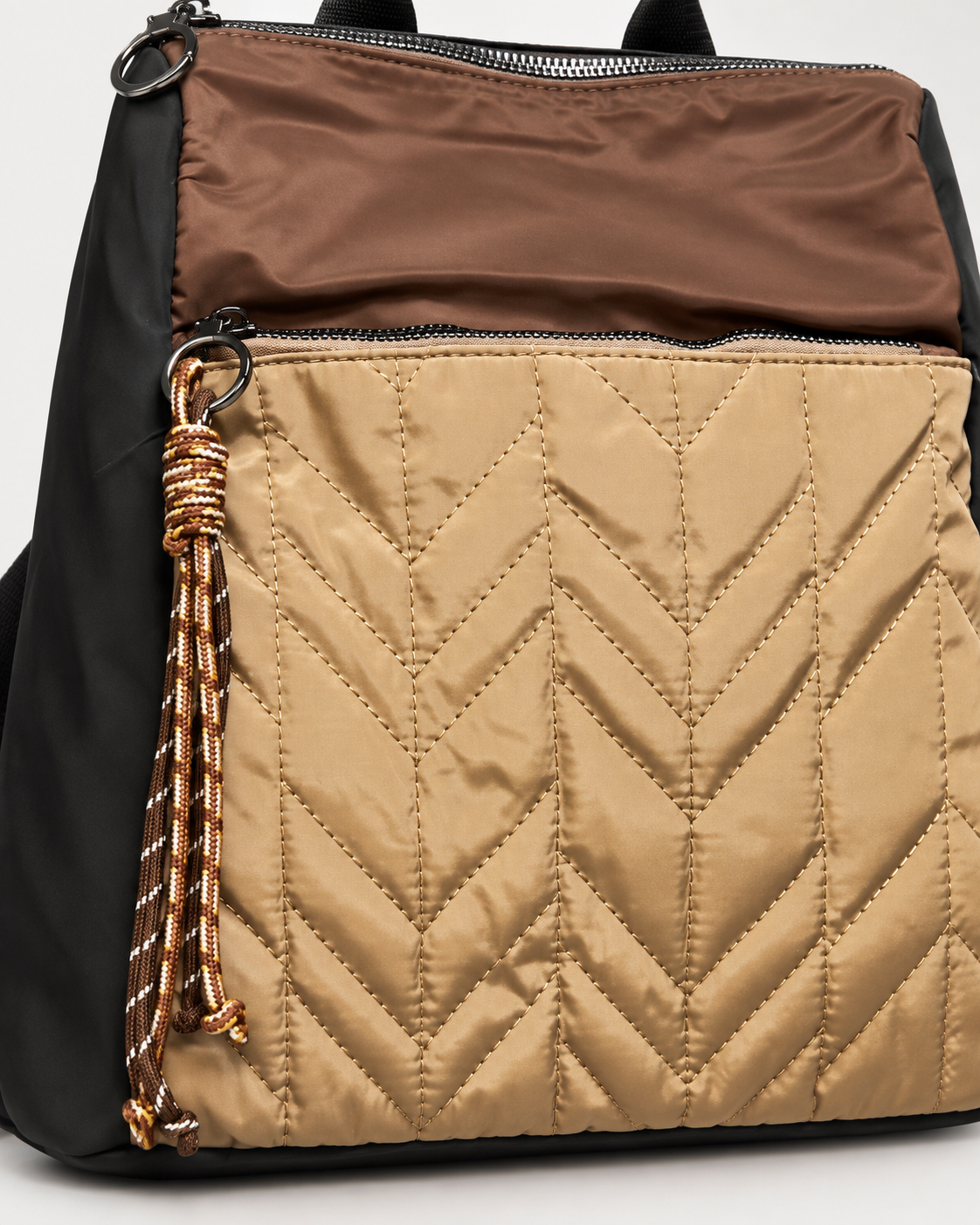 MOCHILA ACOLCHADA COMB-NEGRA