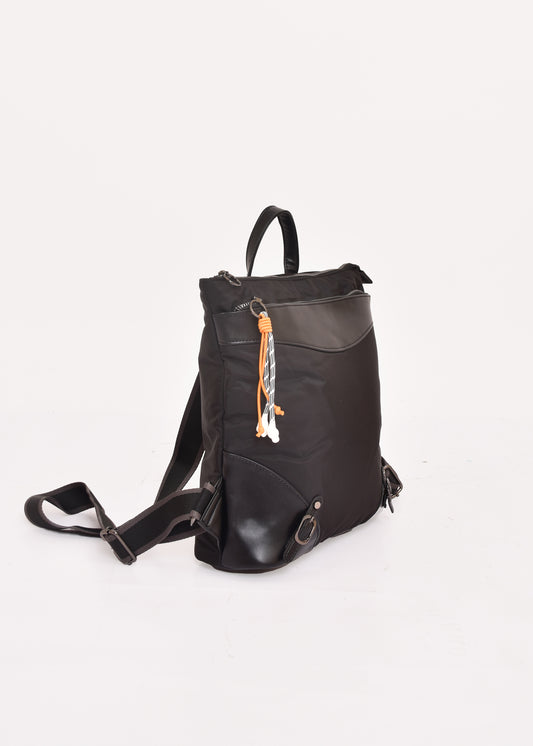 MOCHILA SAKER-NEGRA