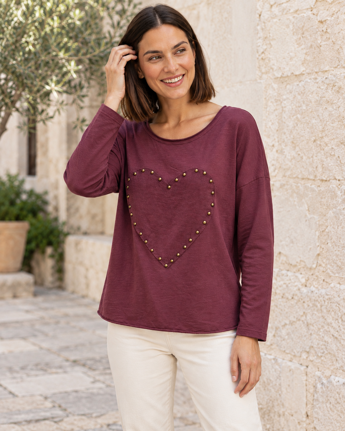 CAMISETA LOVE TACHUELAS-BUGANVILLA
