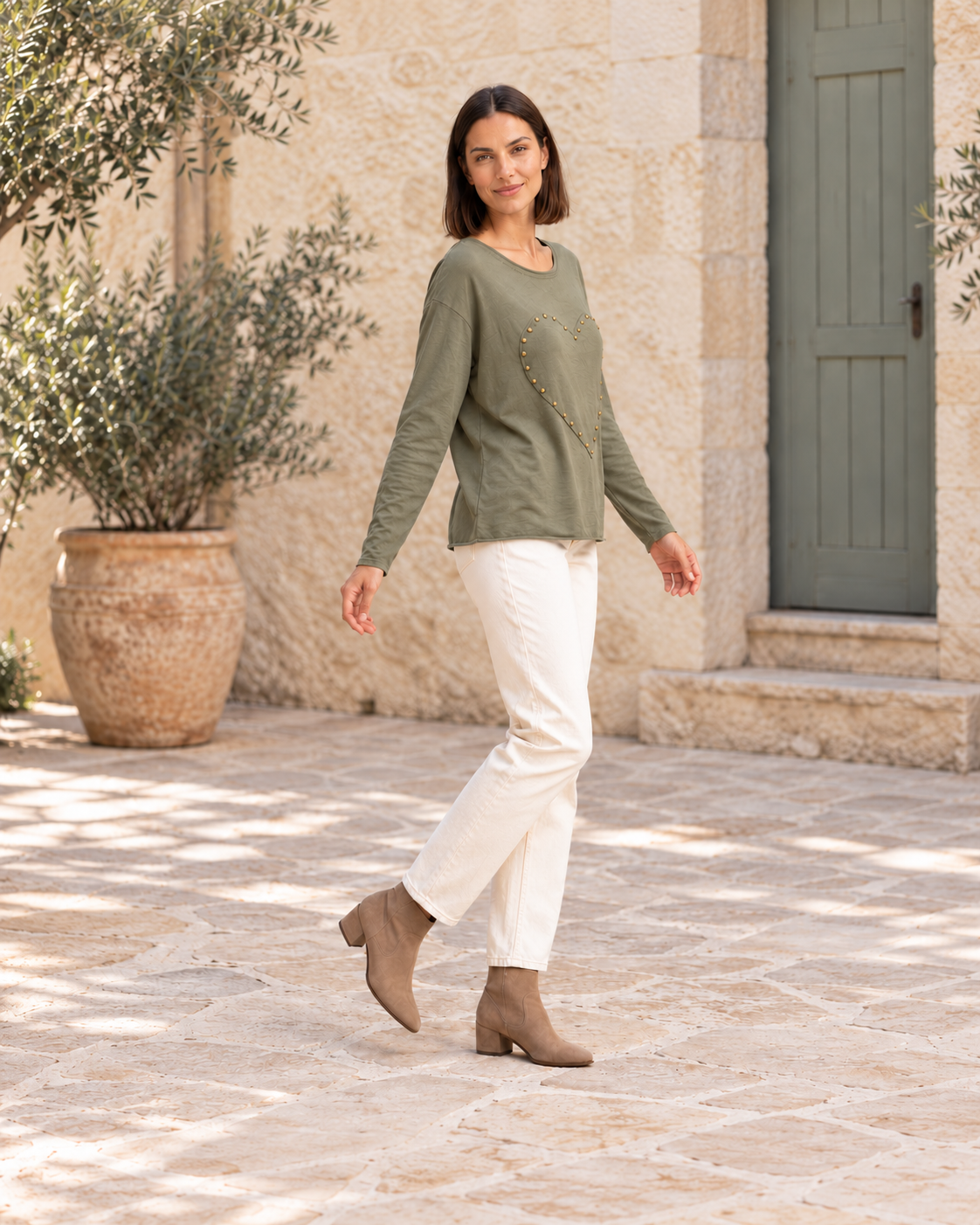 CAMISETA LOVE TACHUELAS-KHAKI