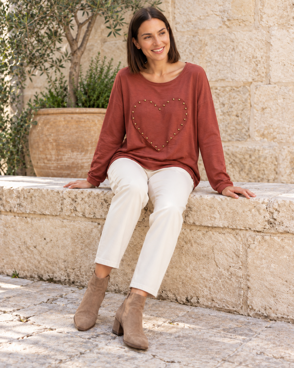CAMISETA LOVE TACHUELAS-TEJA