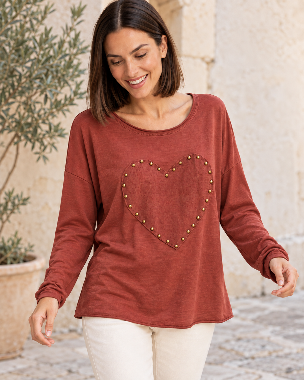 CAMISETA LOVE TACHUELAS-TEJA